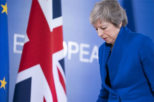 May cancela votación parlamentaria sobre acuerdo de Brexit